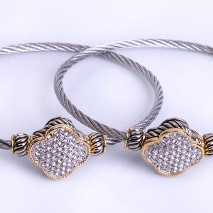 Clover Cable Bracelet